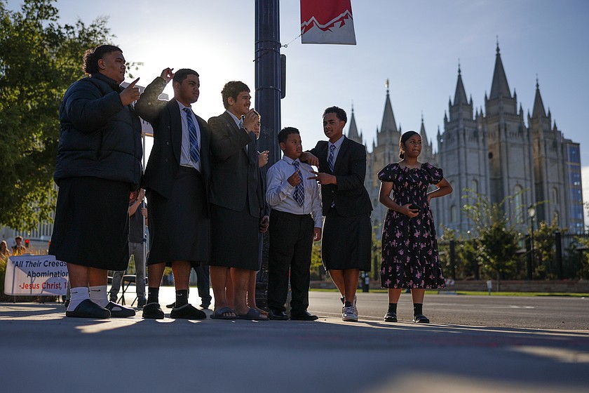 eople look for tickets outside the Conference Center for the morning session of the 196th Semiannual General Conference of the Church of Jesus Christ of Latter-day Saints, Saturday, Oct. 3, 2026, in Salt Lake City. (Erin Hooley/The Deseret News via AP)