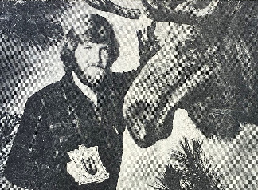 In 1976, Keith Iverson posed with his one-of-a-kind Mooseltoe, made from dried moose “nuggets.”