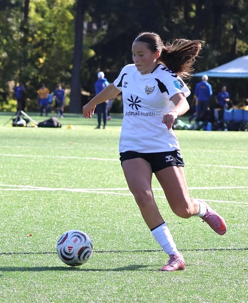 Photo by KAYLEAN MAY
The Sting U14 girls soccer traveled to the Seattle area for two GA Aspire League games over the Oct. 10-11 weekend. Game 1 was a win over Harbor Premier FC 2-0. The first goal was scored by Olivia West, with an assist from Quinn Martin.  Second goal was scored by Myah Lindquist. Game 2 was a win over WW Surf 3-0. Quinn Martin (pictured) had an Olimpico goal. Addi Salas scored with an assist from Evellyn Howard, and Nora Schock scored off of Peyton Cantrell's corner kick.