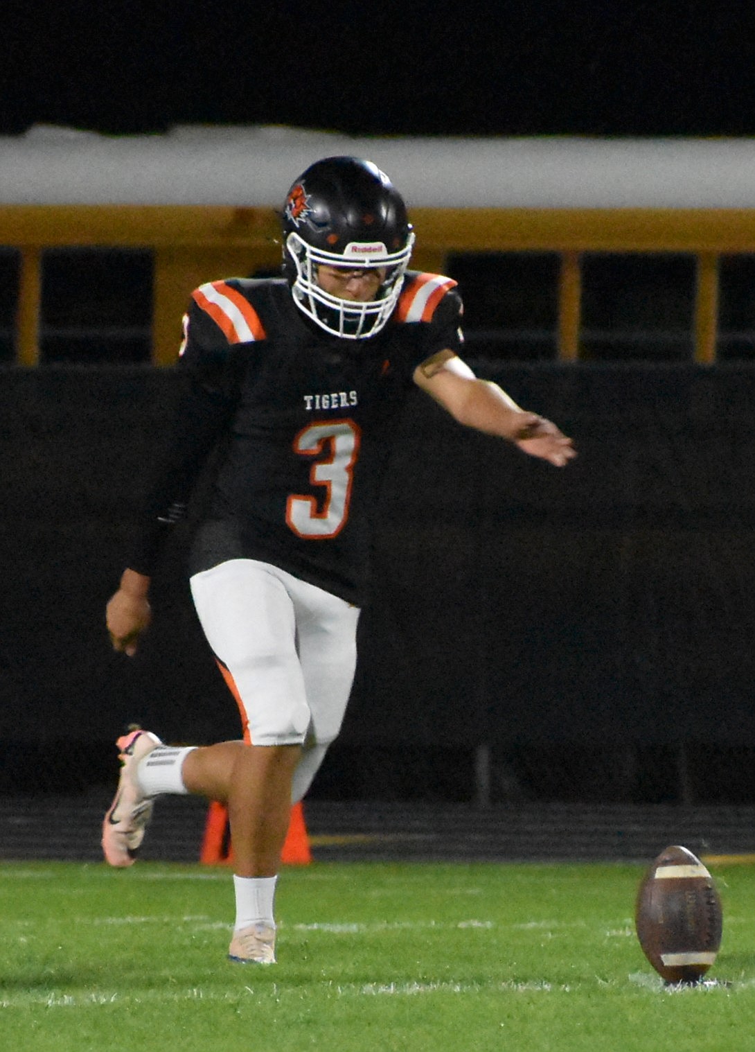 Yahizee Alvarado from the Tigers gets ready to kick the ball after an Ephrata touchdown during Friday’s homecoming game.
