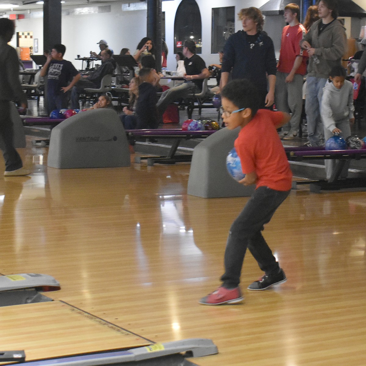 Elks give young bowlers a shot at the pins