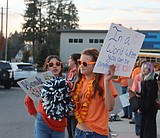 Lakes Middle School celebrates Unity Day with music, signs, candy