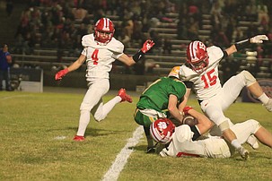 Prep Football Sandpoints Self Inflicted Wounds Prove Fatal Against Lakeland